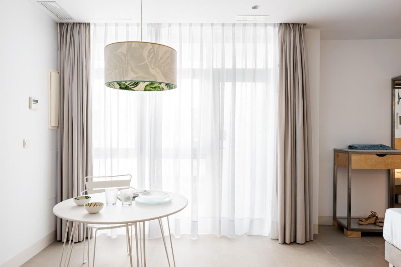 Apartamentos Y Estudios Centricos Conil Home Suite โกนิล เด ลาฟรอนเตรา ภายนอก รูปภาพ