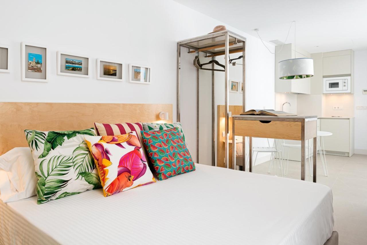 Apartamentos Y Estudios Centricos Conil Home Suite โกนิล เด ลาฟรอนเตรา ภายนอก รูปภาพ