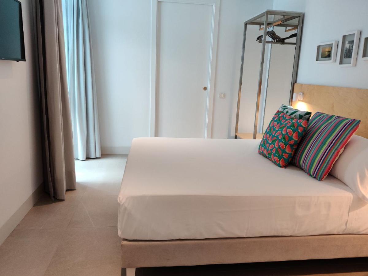 Apartamentos Y Estudios Centricos Conil Home Suite โกนิล เด ลาฟรอนเตรา ภายนอก รูปภาพ