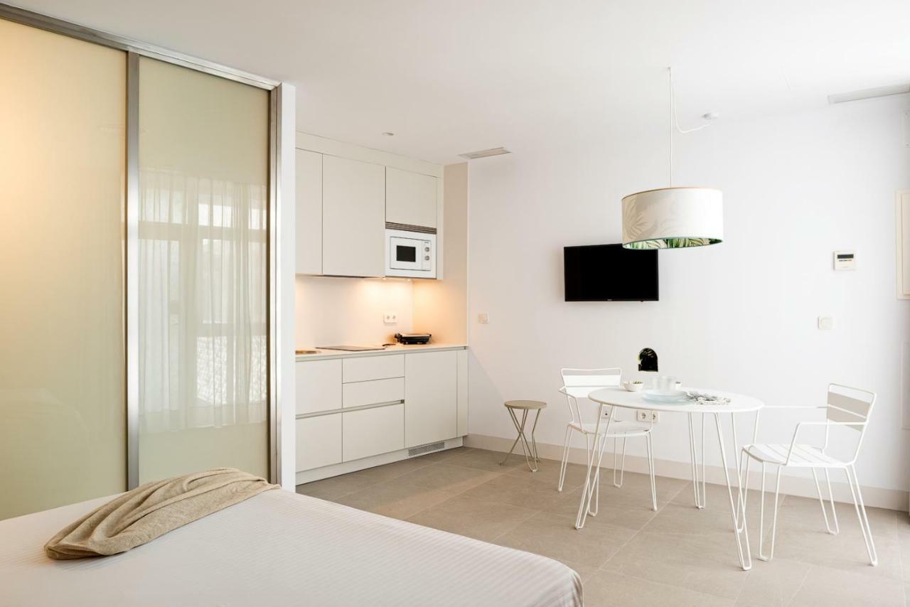 Apartamentos Y Estudios Centricos Conil Home Suite โกนิล เด ลาฟรอนเตรา ภายนอก รูปภาพ