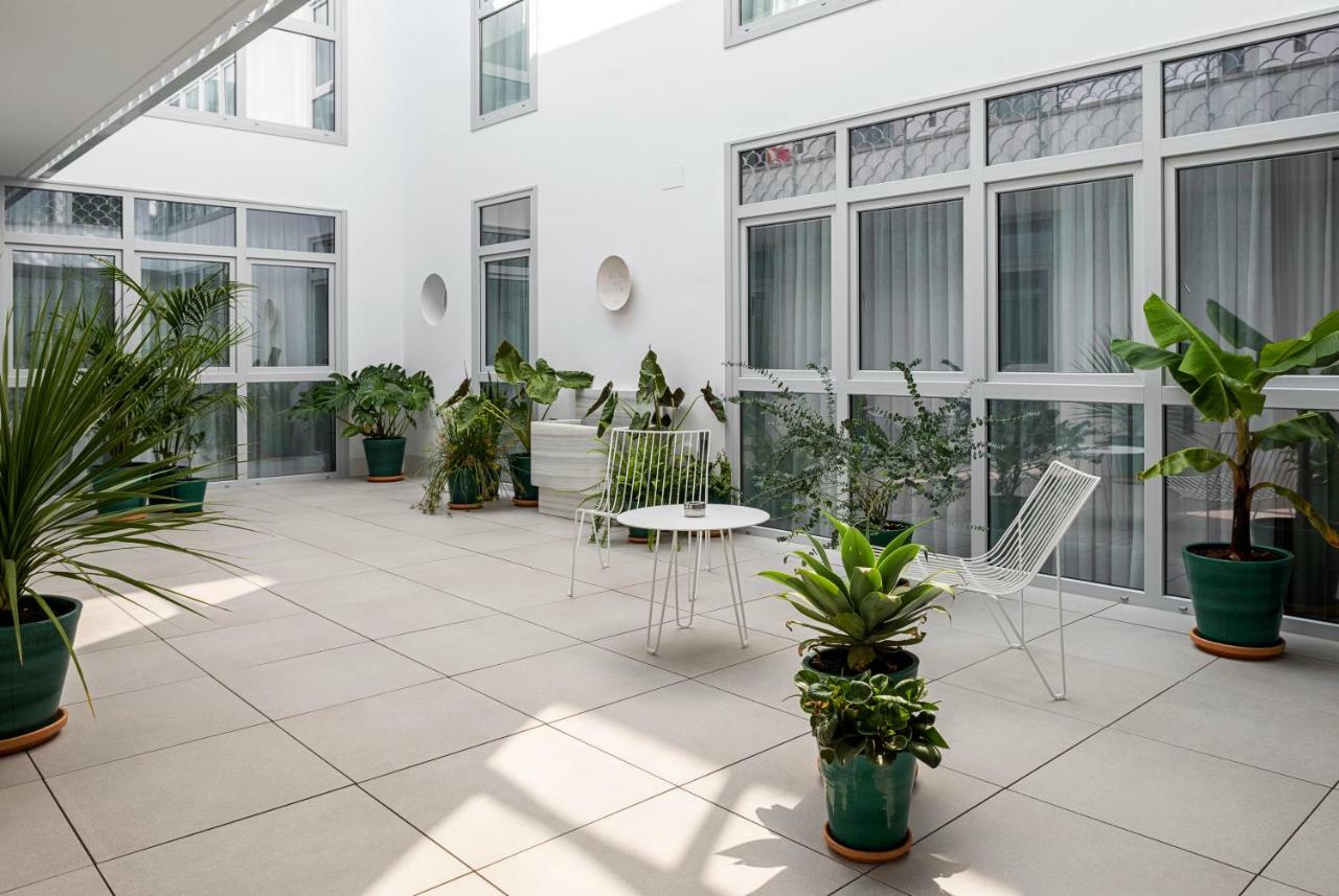 Apartamentos Y Estudios Centricos Conil Home Suite โกนิล เด ลาฟรอนเตรา ภายนอก รูปภาพ