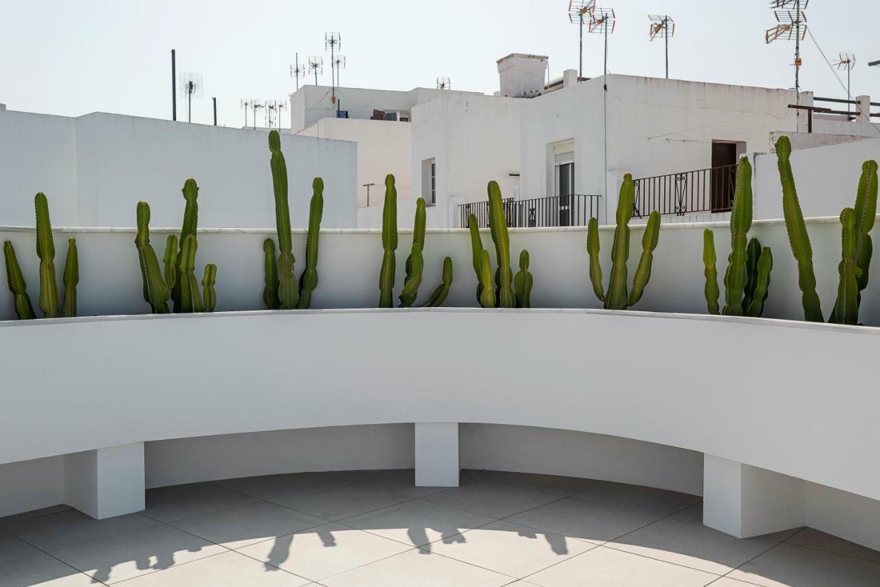 Apartamentos Y Estudios Centricos Conil Home Suite โกนิล เด ลาฟรอนเตรา ภายนอก รูปภาพ